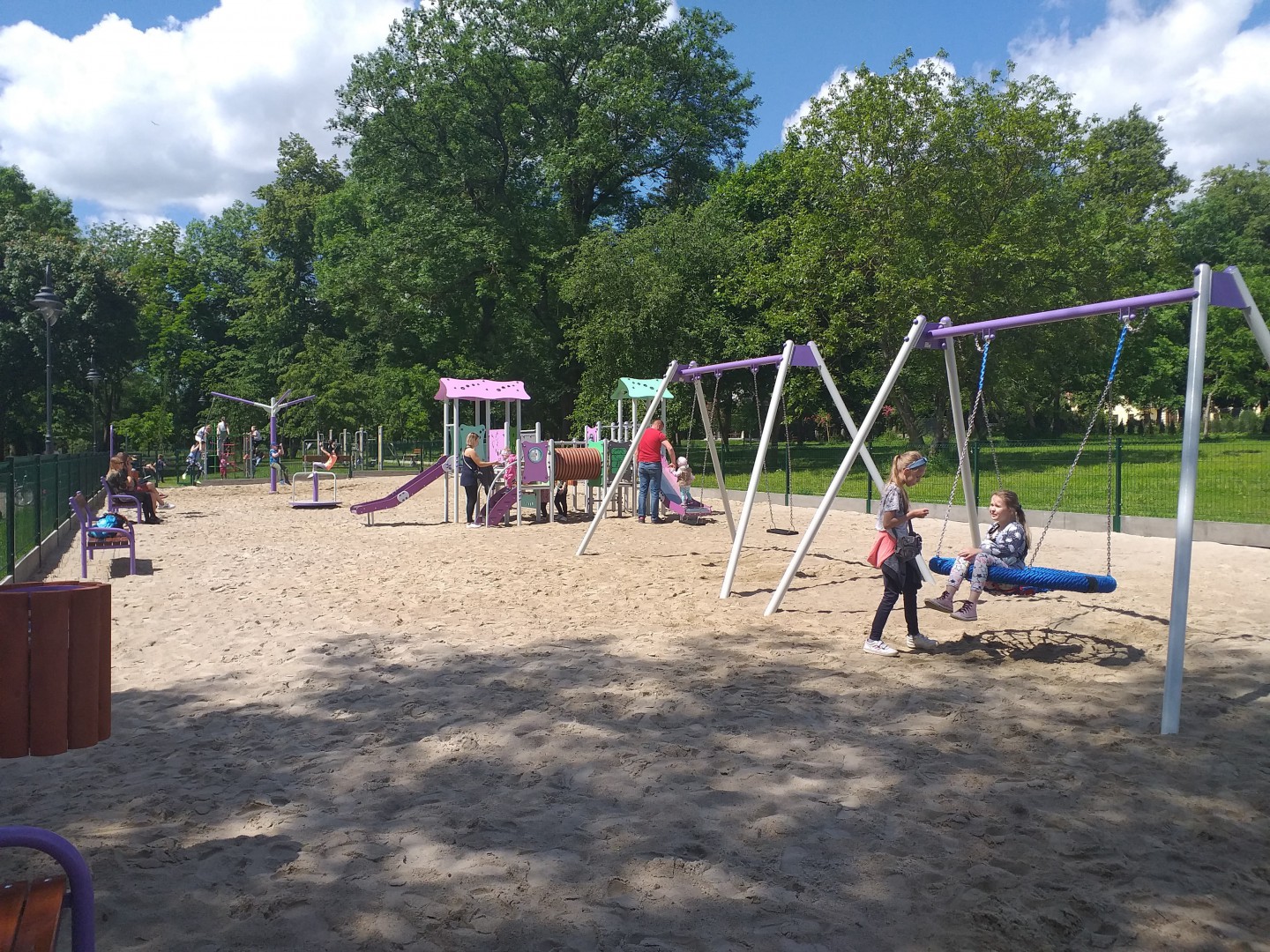 Plac zabaw dla dzieci w Zespole Pałacowo-Parkowym Potockich w Międzyrzecu Podlaskim 